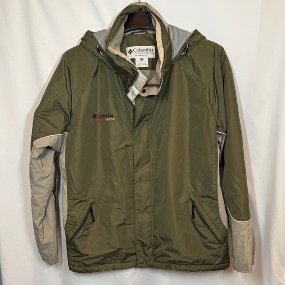 Columbia Other - Columbia Cross Terra Interchange Jacket in green and beige
